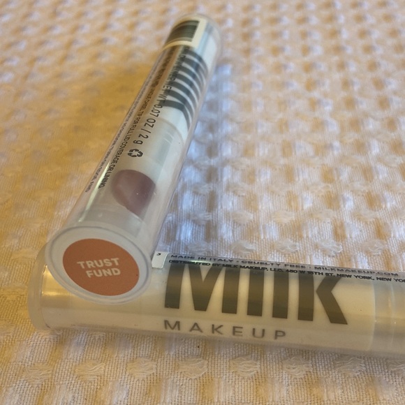 NEW! $26 MILK MAKEUP Eye Shadow Liner In Trust Fund Nude Peach/Pink - Picture 4 of 10